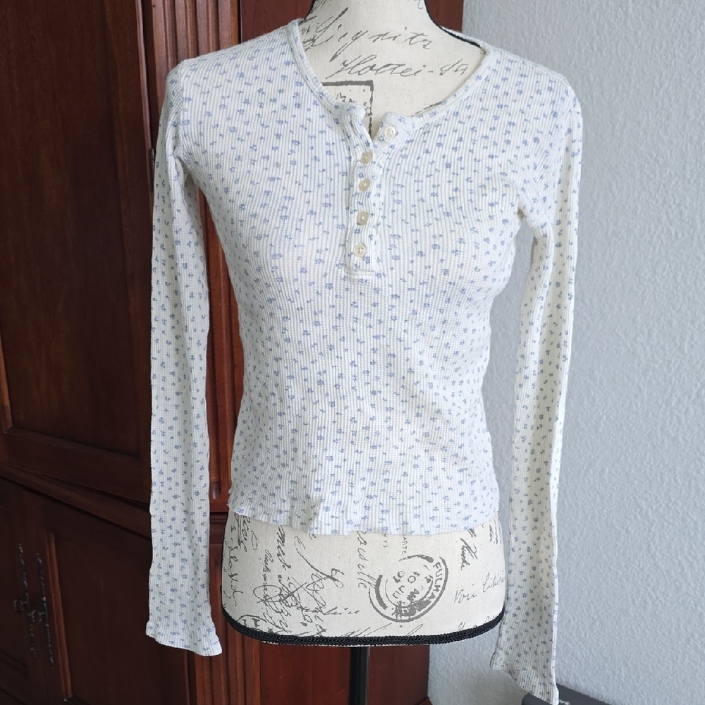 Women's White Long Sleeve Top